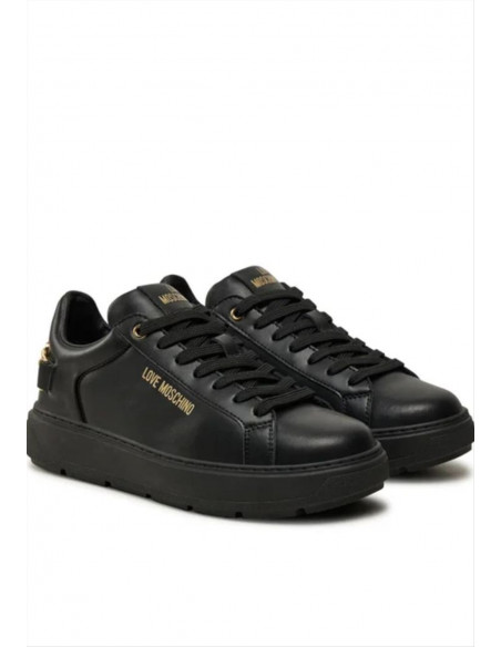Sneakers Love Moschino