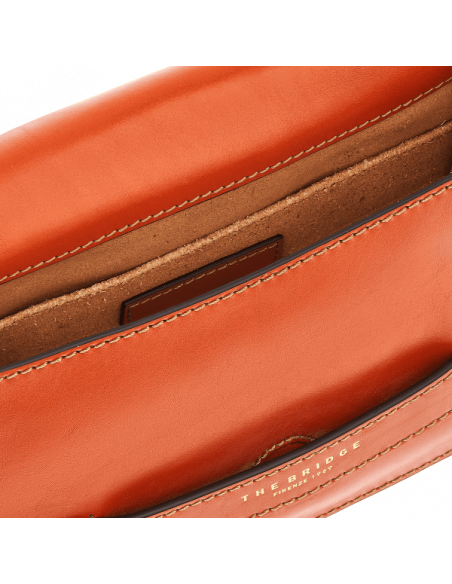 CROSSBODY