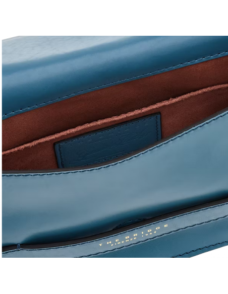 CROSSBODY