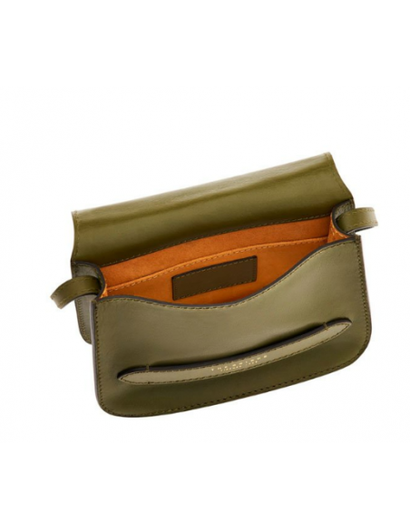 CROSSBODY
